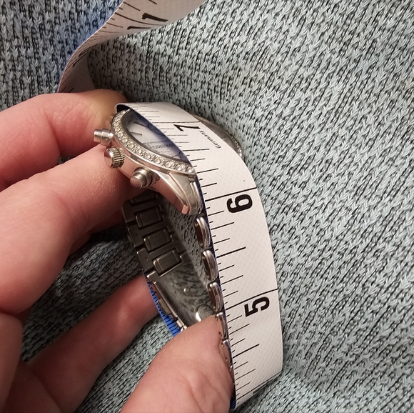 Stainless steel. Mother of pearl and rhinestone Seiko watch. - Picture 5 of 7